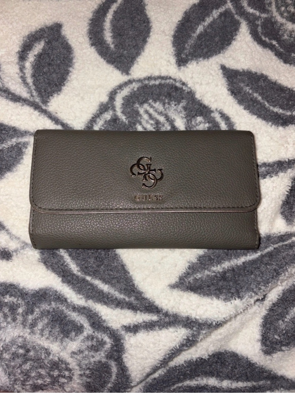 Guess wallet